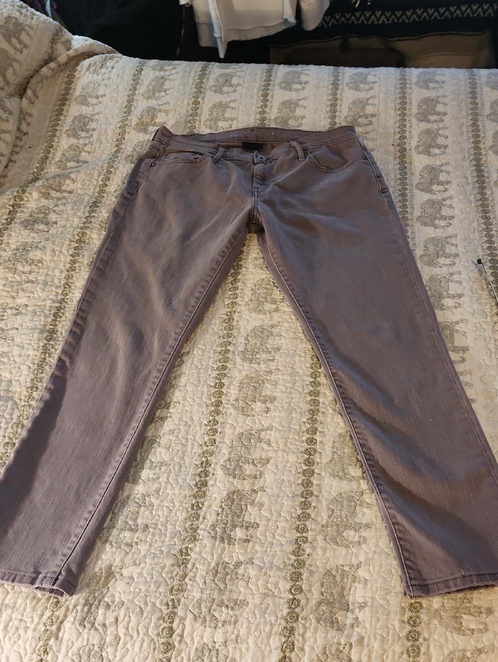 Levi's Boyfriend Jeans in Mauve Lavender